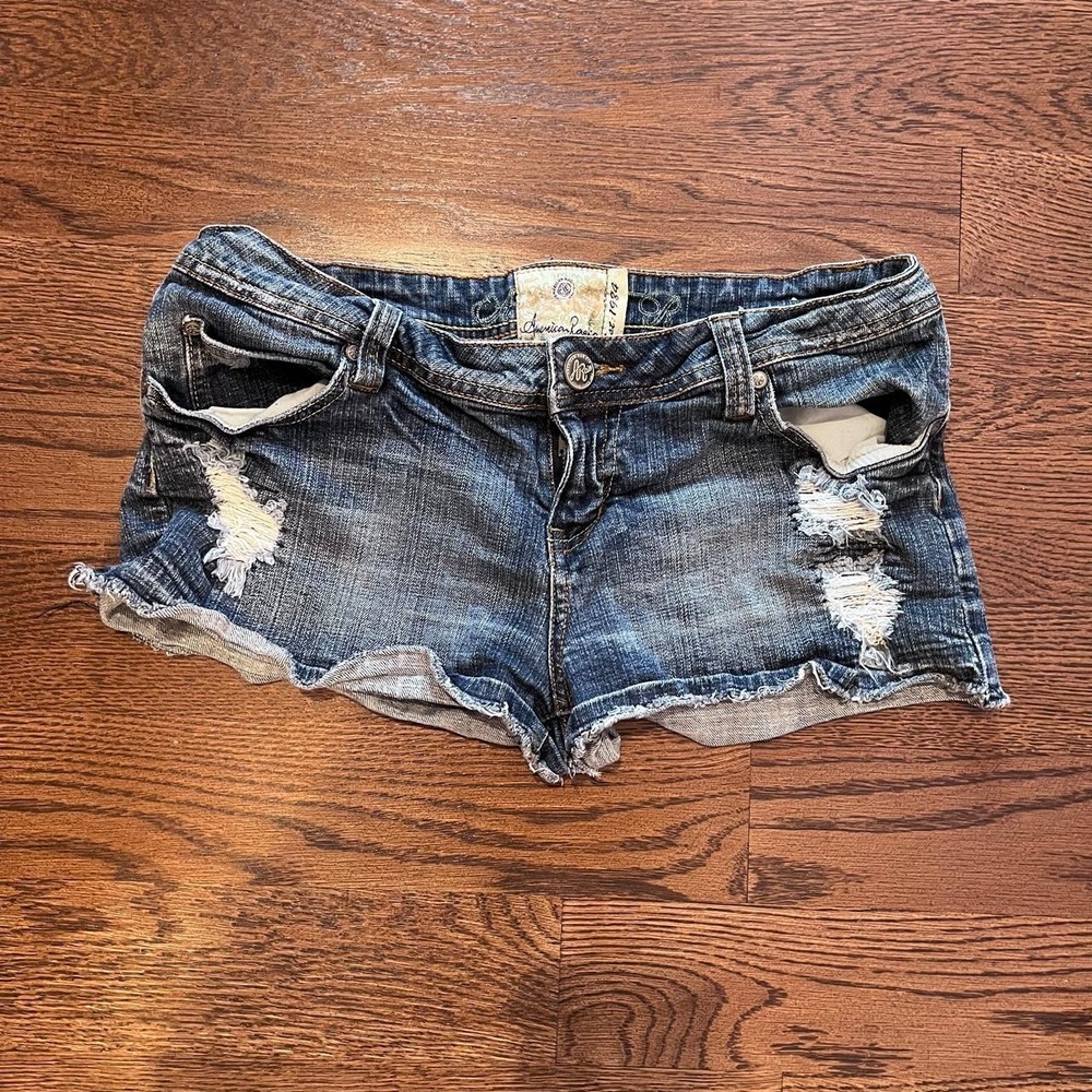 y2k low rise distressed jean shorts size 4